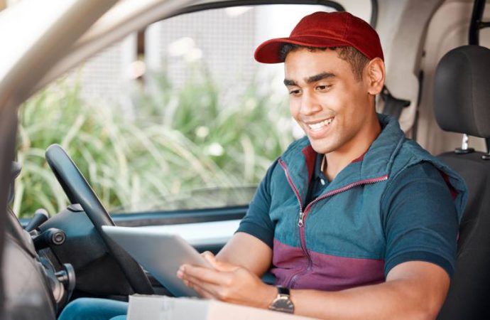 Integracja programów do obsługi transportu z innymi systemami IT w firmie: klucz do sukcesu